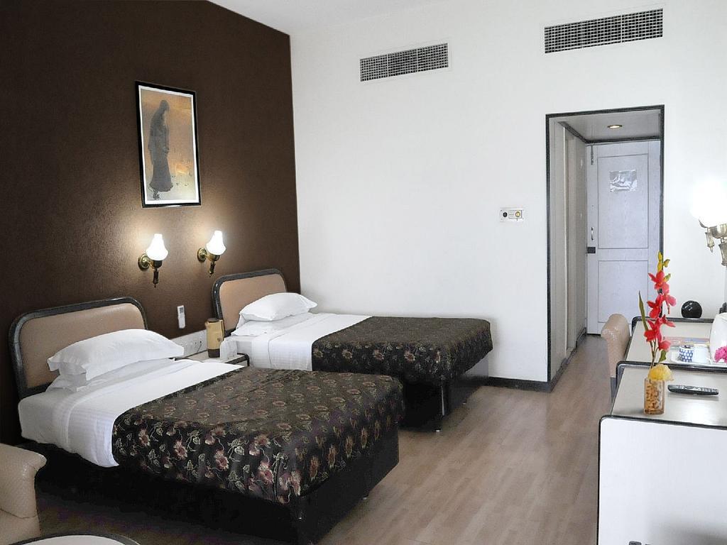 Hotel Lake View Ashok 博帕尔 外观 照片